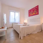 Apartment Casa Al Caprifoglio 600m From - Happy Ispra