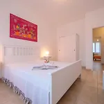 Casa Al Caprifoglio 600m From - Happy