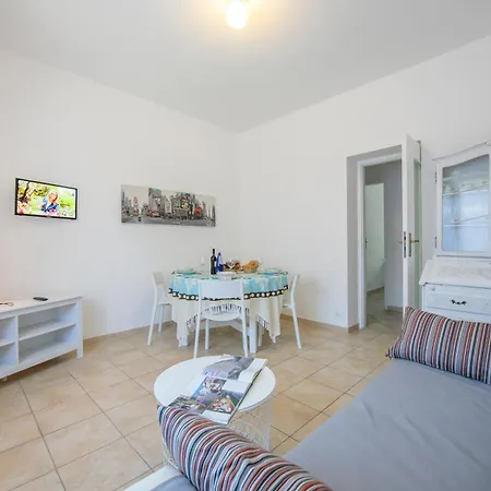 Casa Al Caprifoglio 600m From - Happy Apartment Ispra