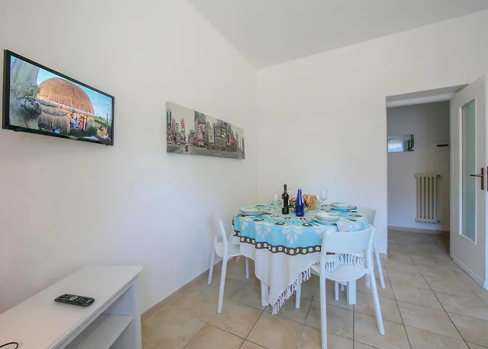 Casa Al Caprifoglio 600m From - Happy