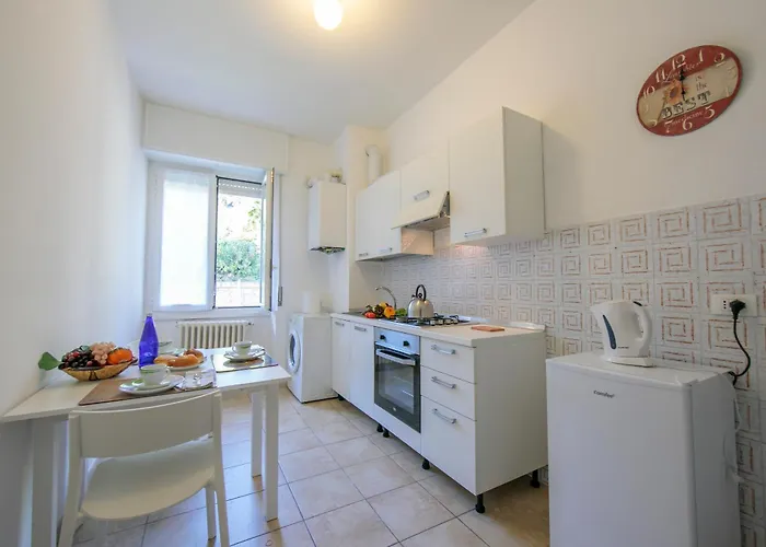 Casa Al Caprifoglio 600m From - Happy Apartment Ispra