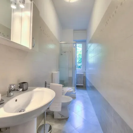 Casa Al Caprifoglio - Ispra Apartment 600M From Beach - Happy Rentals
